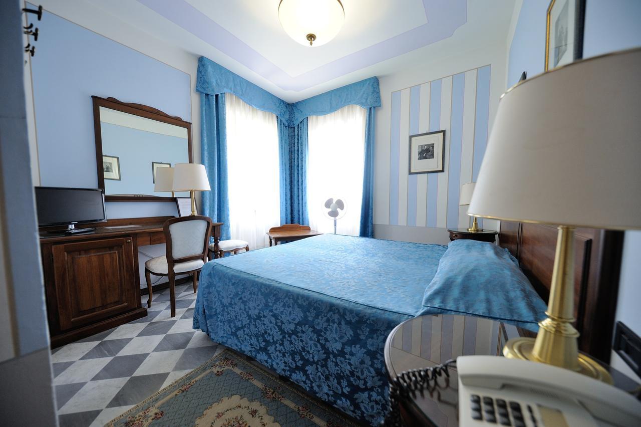 Park Hotel Regina - With Air-Condition And Pool Bagni di Lucca Dış mekan fotoğraf